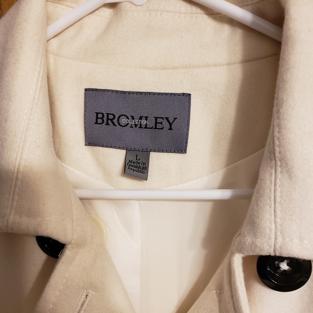 Cream coat - Picture 2 of 4